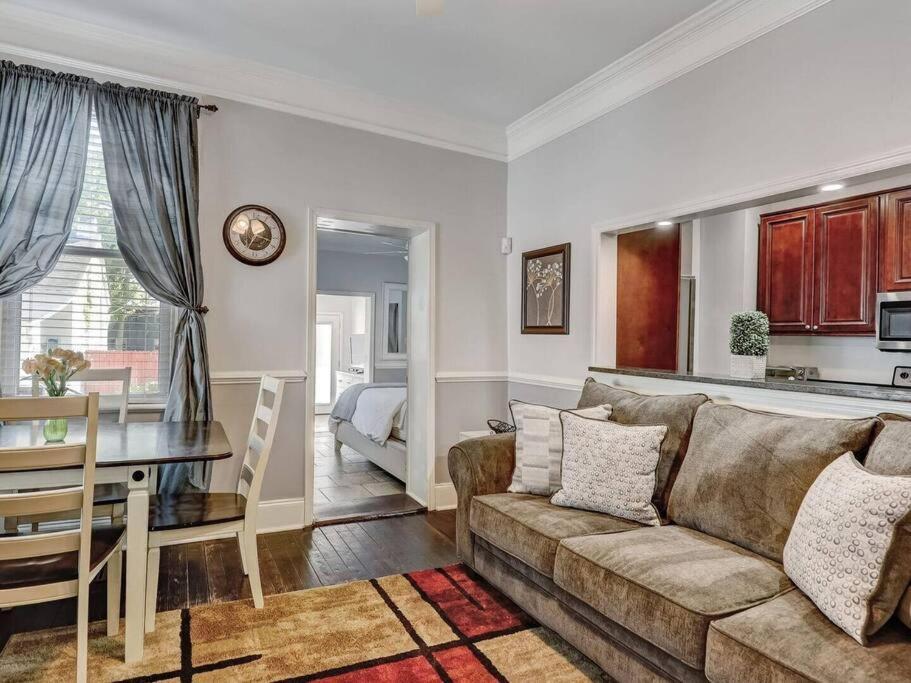 Historic Savannah Gold Private Condo With Pool - 2Bed, 1&Half Bath, Sleeps 6, 1St Floor, 15 Min Walk To Historic Savannah Center And All Attractions Esterno foto